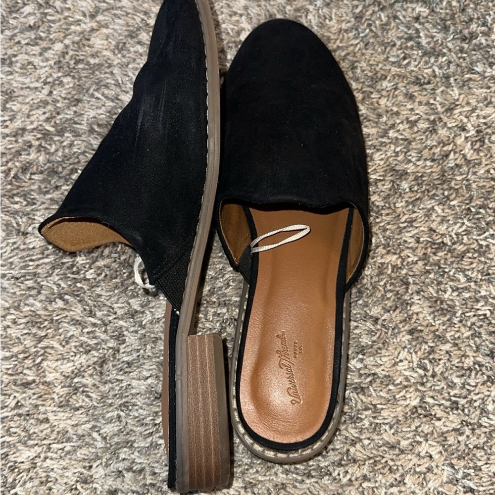 Universal threads black mules size 8.5